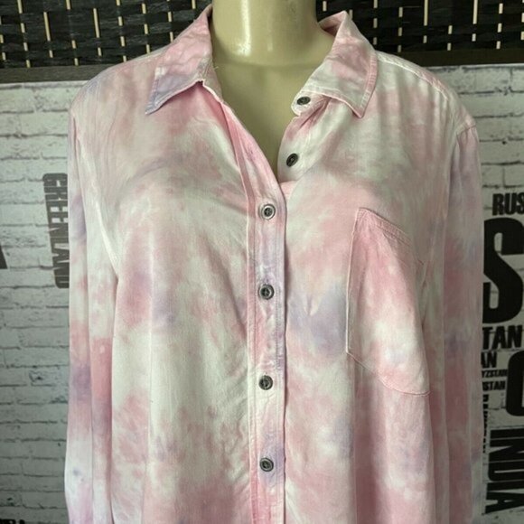 Torrid 0 Pink Tie-Dye Button Down Long Sleeve Shirt - Picture 2 of 6